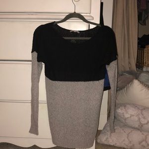 Gap Black/Gray colorblock light sweater